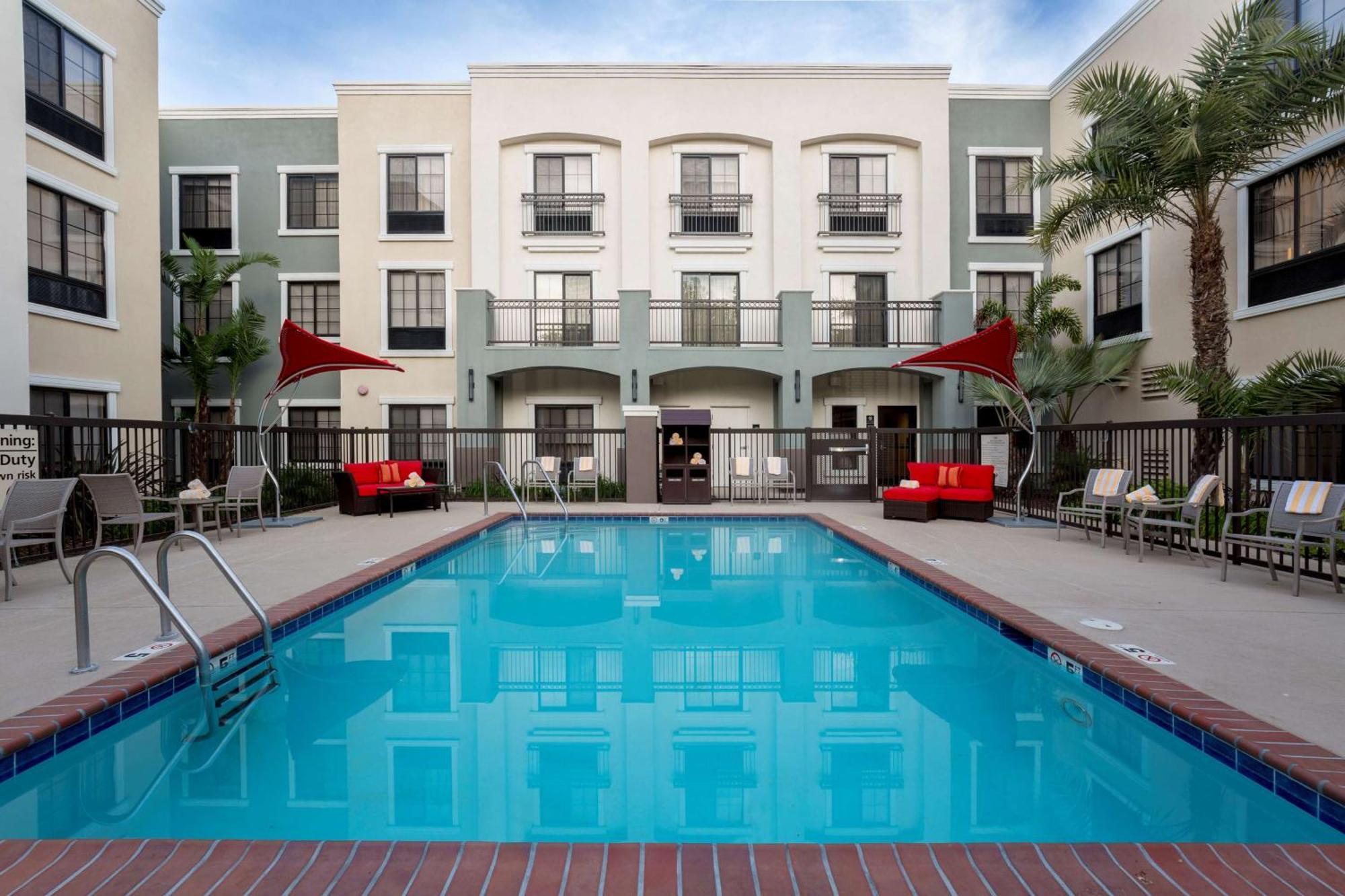Hampton Inn Santa Barbara/Goleta Exteriör bild