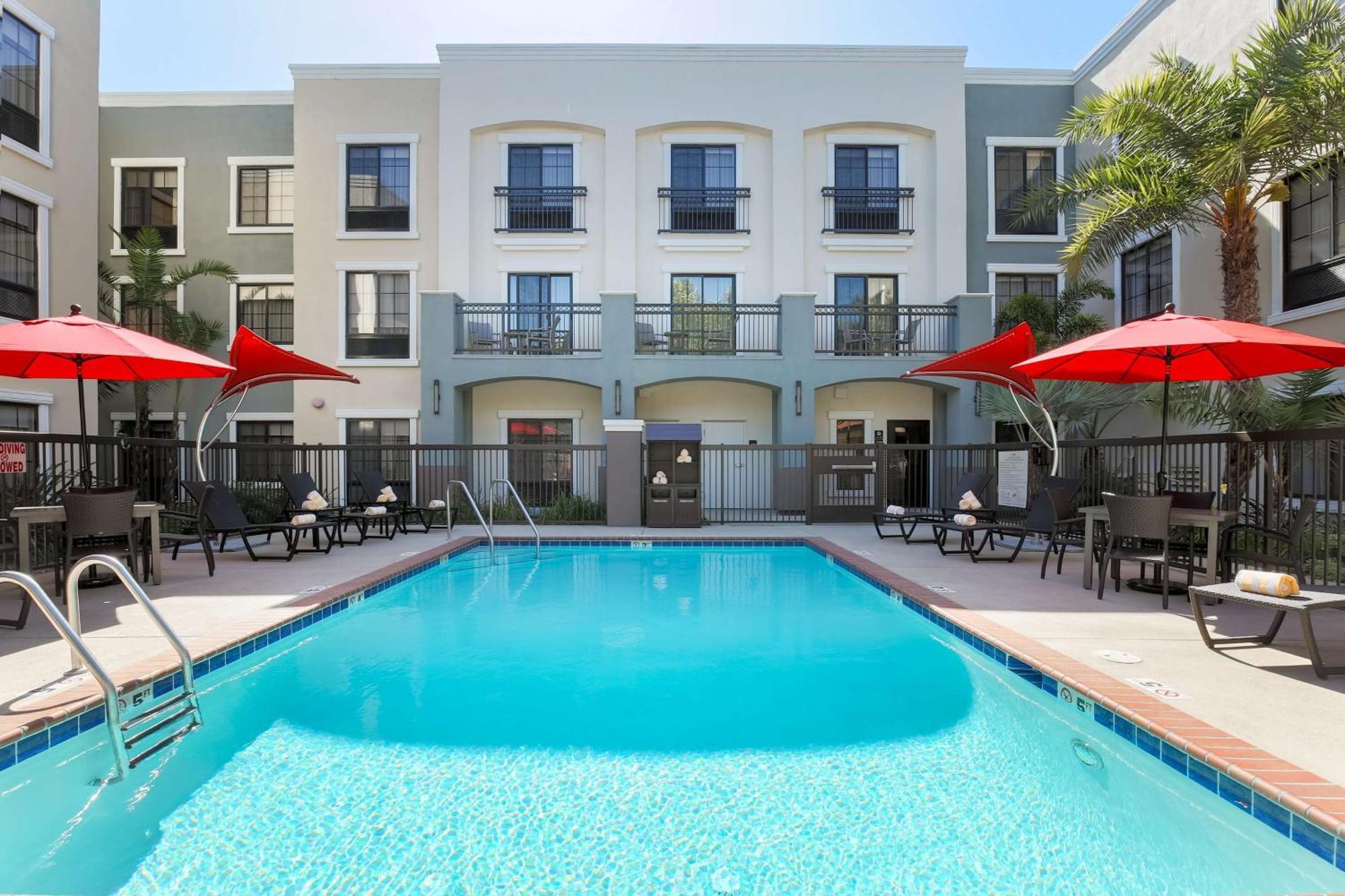 Hampton Inn Santa Barbara/Goleta Exteriör bild